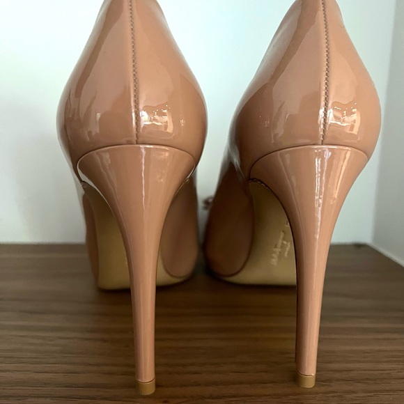 Ferragamo Vera 4” Heel - Brand New! - Picture 5 of 7